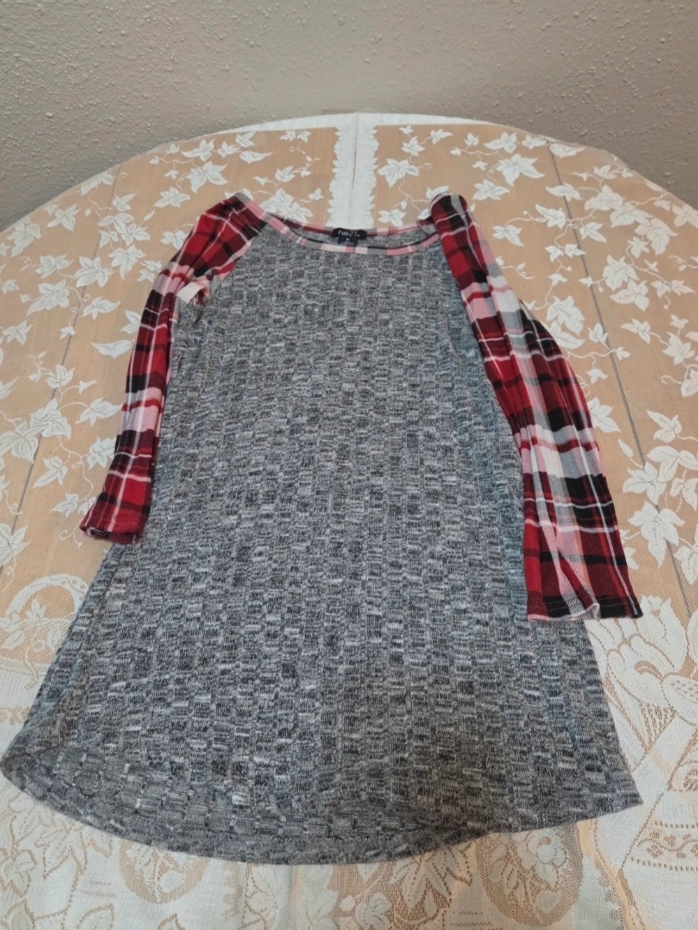 Rue21 Gray Knit Top with Red Plaid Raglan Sleeves